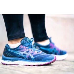 ASICS RUNNING SHOES. Size 6 1/2 ( Euro 37.5) . Very good condition